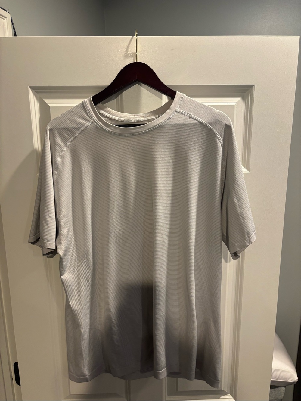 Men's Lululemon Performance Short-Sleeve Crew Neck Shirt